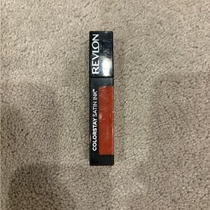 Revlon ColorStay Satin Ink -012 Lady Topaz